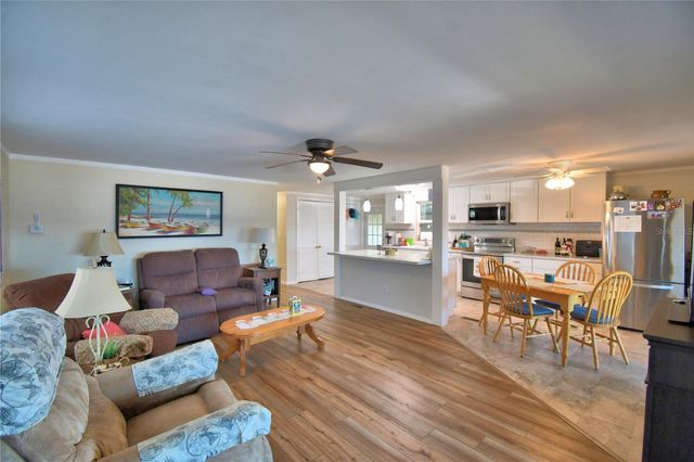 156 PARADISE LANE, Auburndale, FL 33823