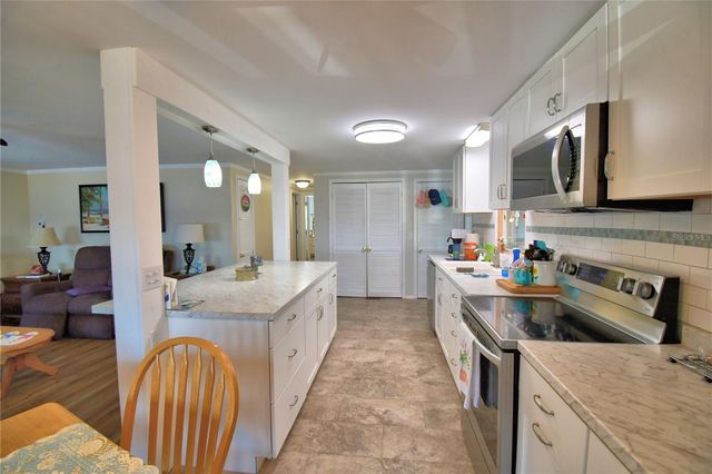 156 PARADISE LANE, Auburndale, FL 33823