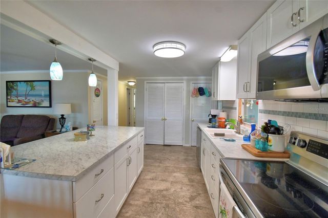 156 PARADISE LANE, Auburndale, FL 33823