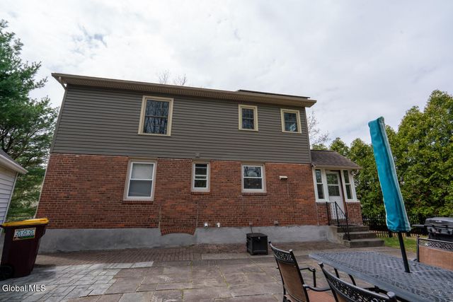 22 Brent Street, Colonie, NY 12205