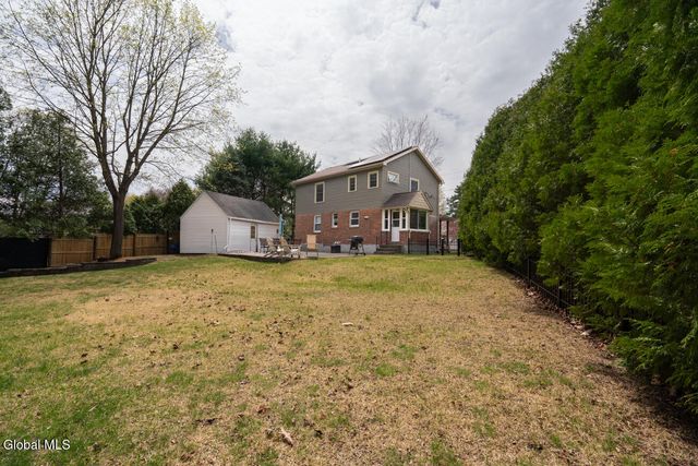 22 Brent Street, Colonie, NY 12205
