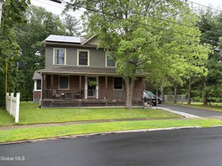 22 Brent Street, Colonie, NY 12205