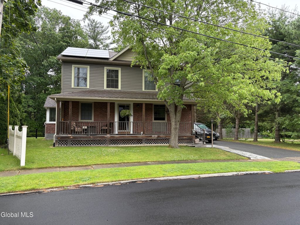 22 Brent Street, Colonie, NY 12205