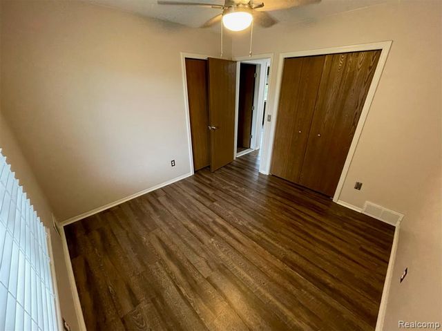 2009 W 14 Mile Road, Royal Oak, MI 48073