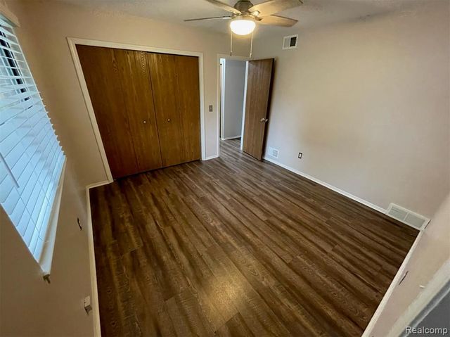 2009 W 14 Mile Road, Royal Oak, MI 48073