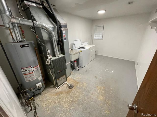 2009 W 14 Mile Road, Royal Oak, MI 48073