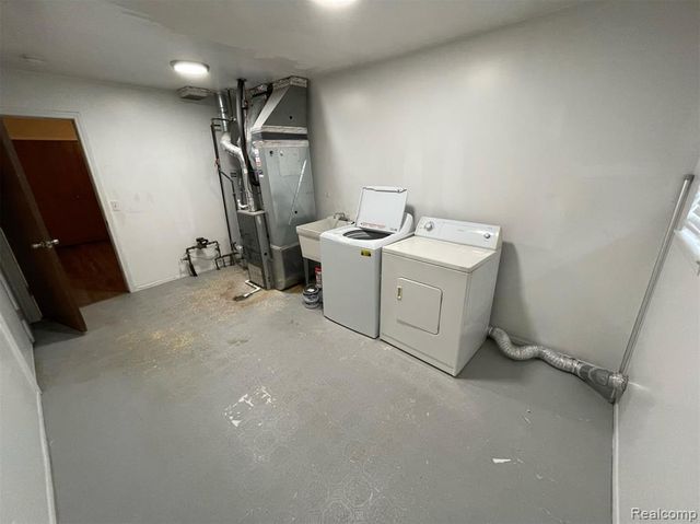 2009 W 14 Mile Road, Royal Oak, MI 48073