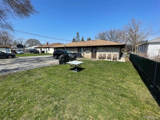 2009 W 14 Mile Road, Royal Oak, MI 48073