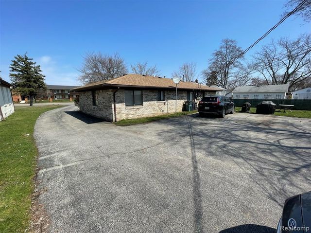 2009 W 14 Mile Road, Royal Oak, MI 48073
