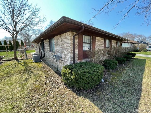 2009 W 14 Mile Road, Royal Oak, MI 48073