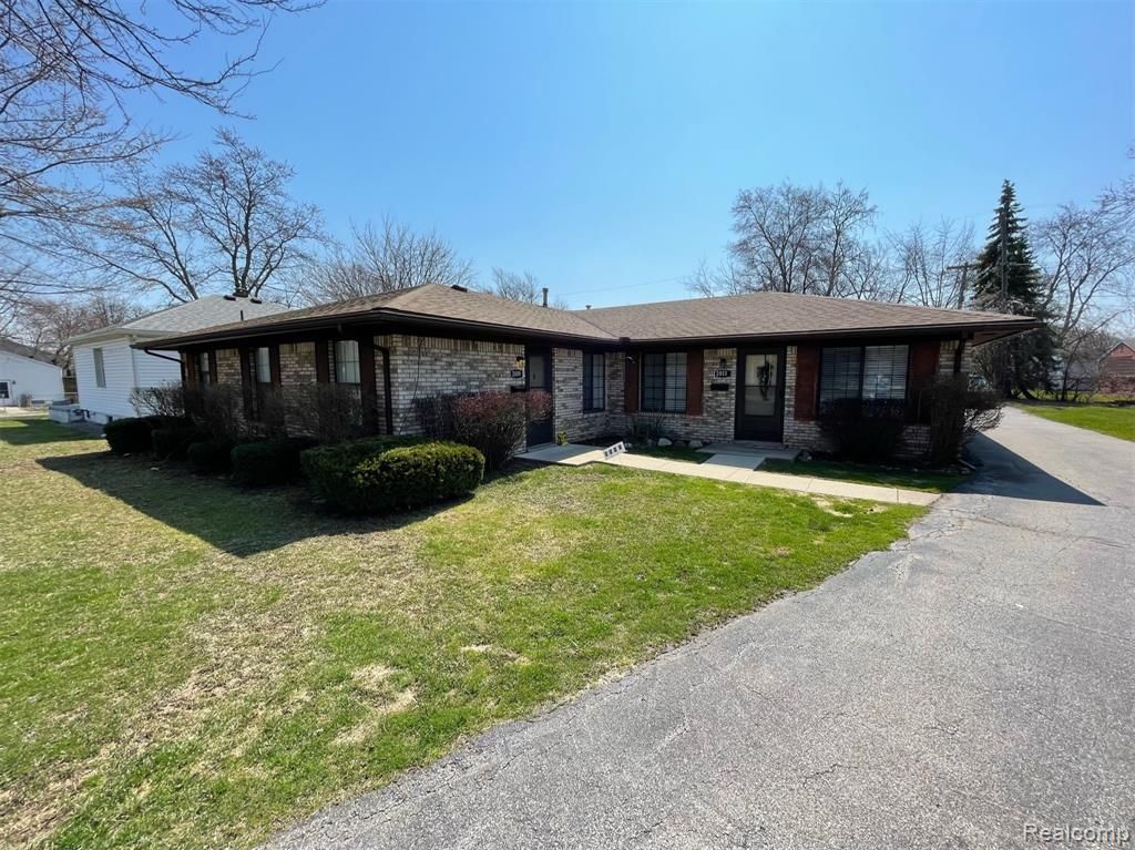 2009 W 14 Mile Road, Royal Oak, MI 48073