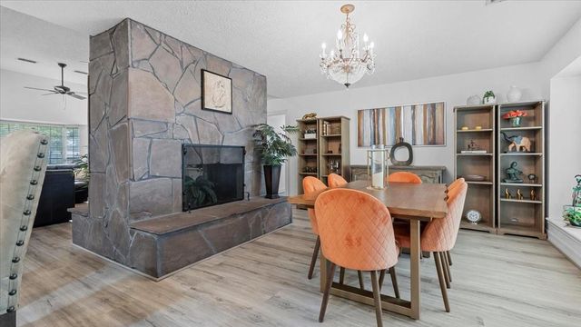 9502 Rolling Oaks Drive, Tomball, TX 77375
