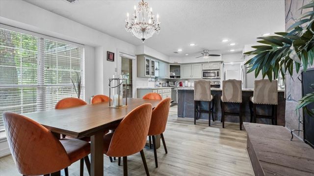 9502 Rolling Oaks Drive, Tomball, TX 77375