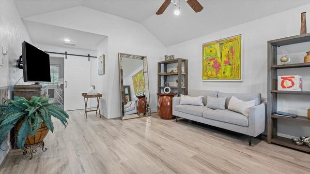 9502 Rolling Oaks Drive, Tomball, TX 77375