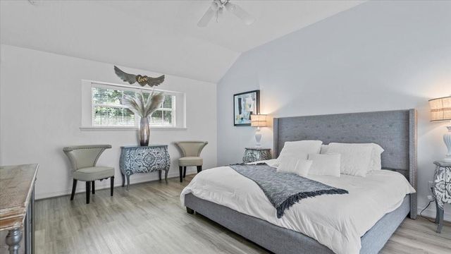 9502 Rolling Oaks Drive, Tomball, TX 77375