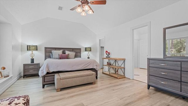 9502 Rolling Oaks Drive, Tomball, TX 77375