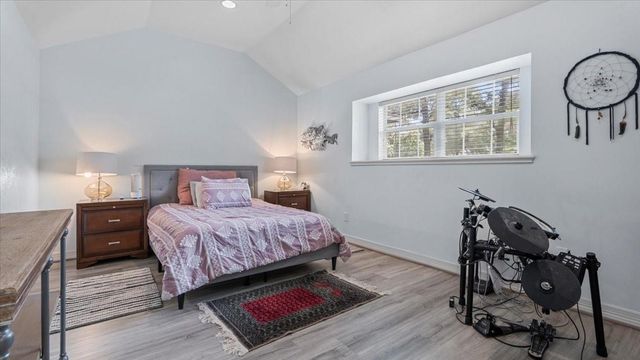 9502 Rolling Oaks Drive, Tomball, TX 77375