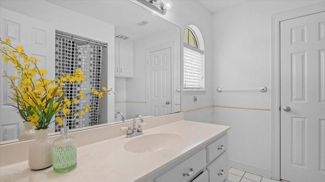 9502 Rolling Oaks Drive, Tomball, TX 77375