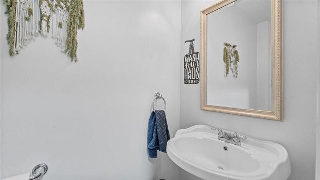 9502 Rolling Oaks Drive, Tomball, TX 77375