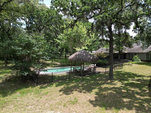 9502 Rolling Oaks Drive, Tomball, TX 77375