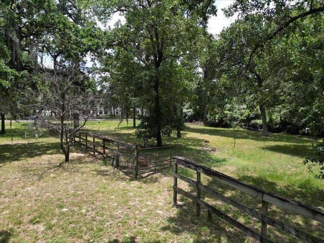 9502 Rolling Oaks Drive, Tomball, TX 77375