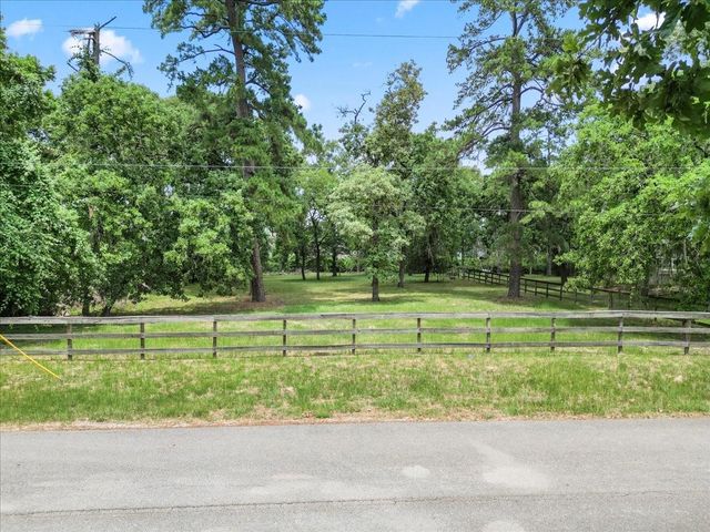9502 Rolling Oaks Drive, Tomball, TX 77375