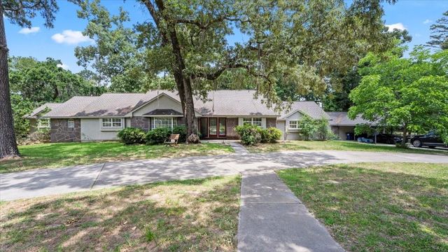 9502 Rolling Oaks Drive, Tomball, TX 77375