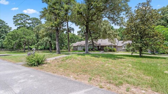 9502 Rolling Oaks Drive, Tomball, TX 77375