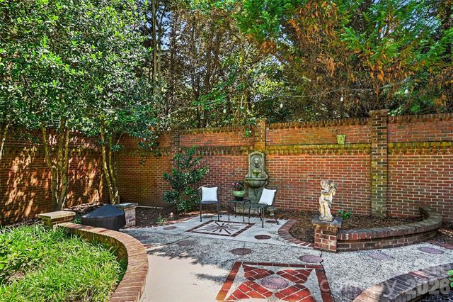 2449 Seth Thomas Road, Charlotte, NC 28210