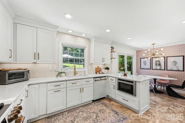 2449 Seth Thomas Road, Charlotte, NC 28210