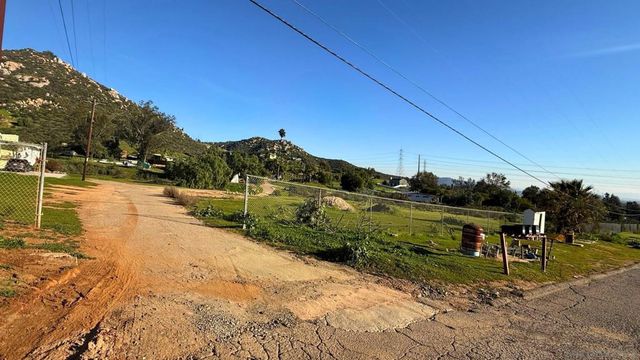 11041 Summit Ave, Santee, CA 92071