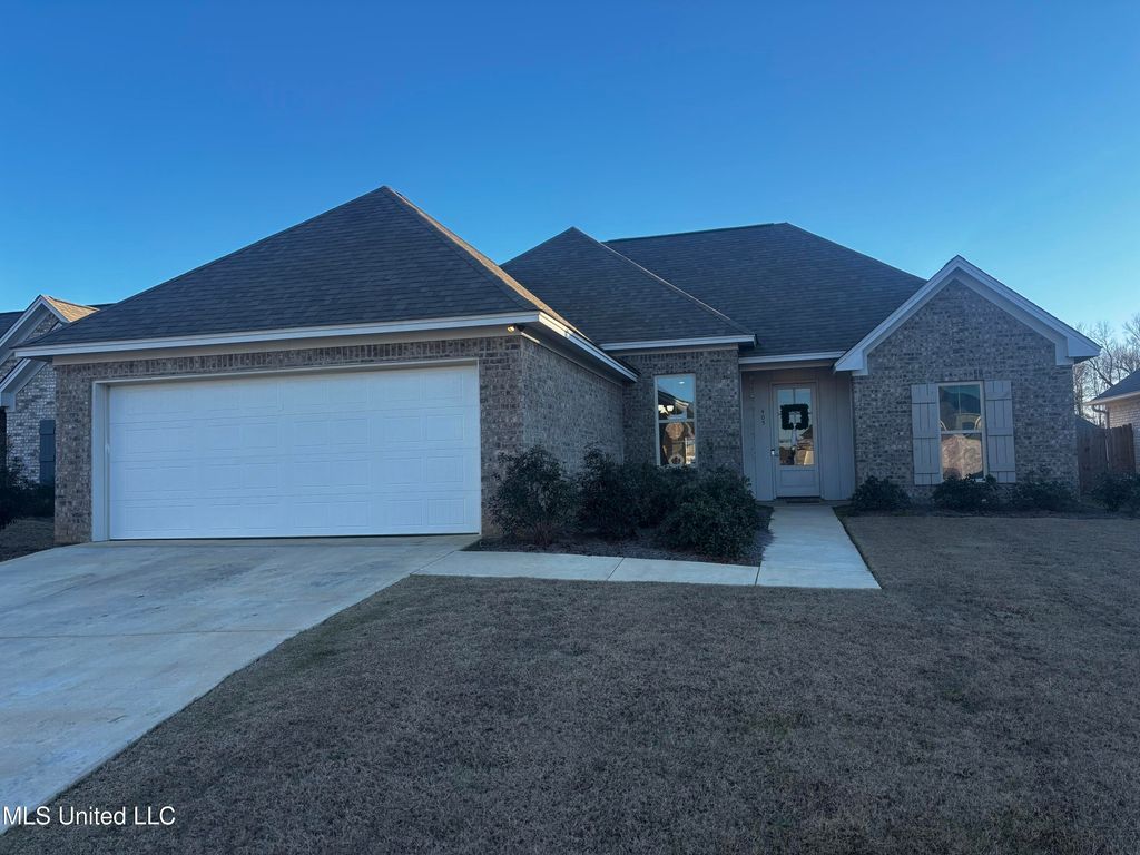 405 Butternut Drive, Canton, MS 39046