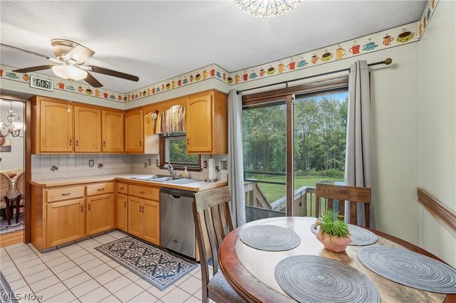 10471 Meadowhurst Lane, Chardon, OH 44024