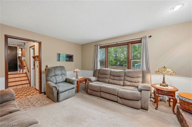 10471 Meadowhurst Lane, Chardon, OH 44024