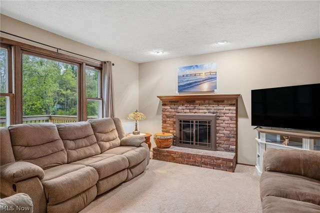10471 Meadowhurst Lane, Chardon, OH 44024