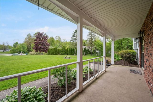 10471 Meadowhurst Lane, Chardon, OH 44024