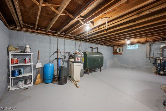 10471 Meadowhurst Lane, Chardon, OH 44024
