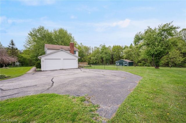 10471 Meadowhurst Lane, Chardon, OH 44024