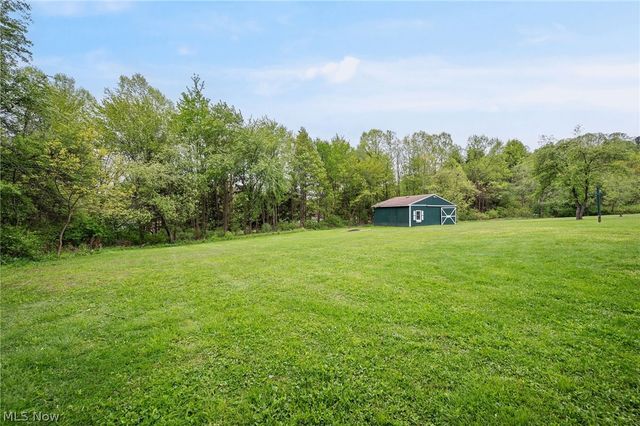 10471 Meadowhurst Lane, Chardon, OH 44024