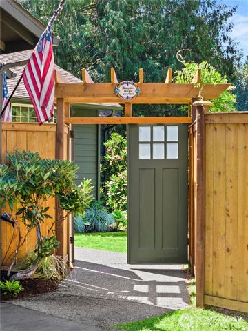 120 E Old Ranch Road, Allyn, WA 98524