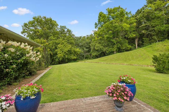 3056 Martin Hollow Rd, Culleoka, TN 38451