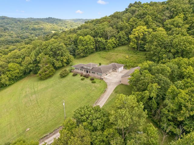 3056 Martin Hollow Rd, Culleoka, TN 38451