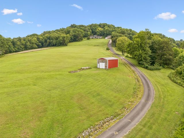 3056 Martin Hollow Rd, Culleoka, TN 38451