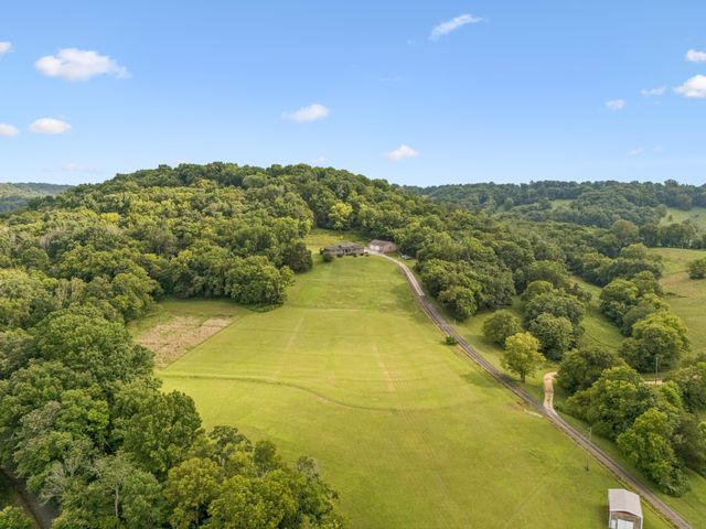 3056 Martin Hollow Rd, Culleoka, TN 38451