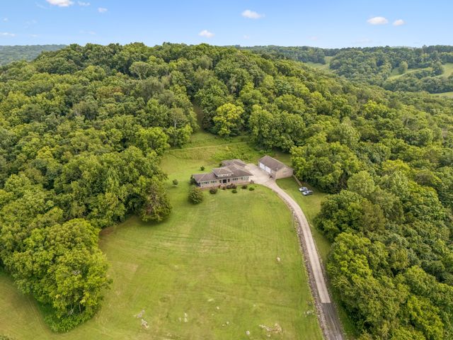 3056 Martin Hollow Rd, Culleoka, TN 38451