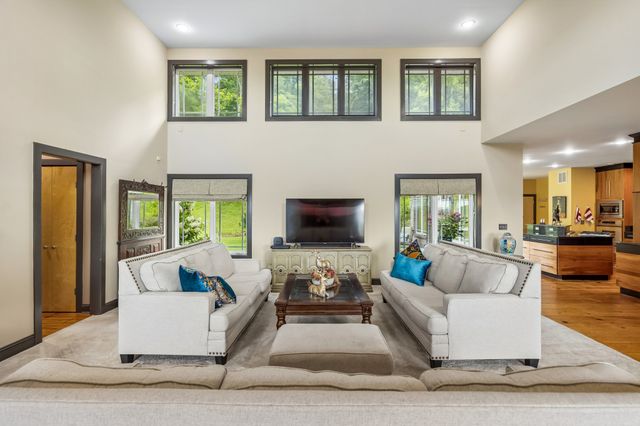 3056 Martin Hollow Rd, Culleoka, TN 38451