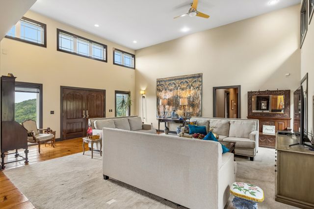 3056 Martin Hollow Rd, Culleoka, TN 38451