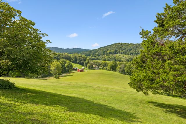 3056 Martin Hollow Rd, Culleoka, TN 38451