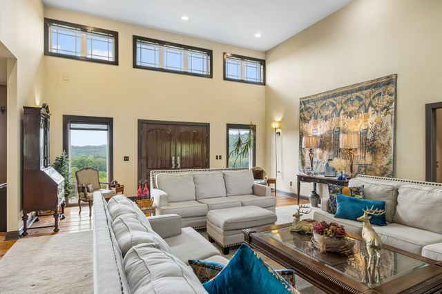 3056 Martin Hollow Rd, Culleoka, TN 38451