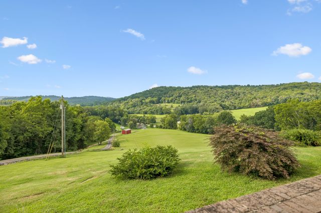 3056 Martin Hollow Rd, Culleoka, TN 38451